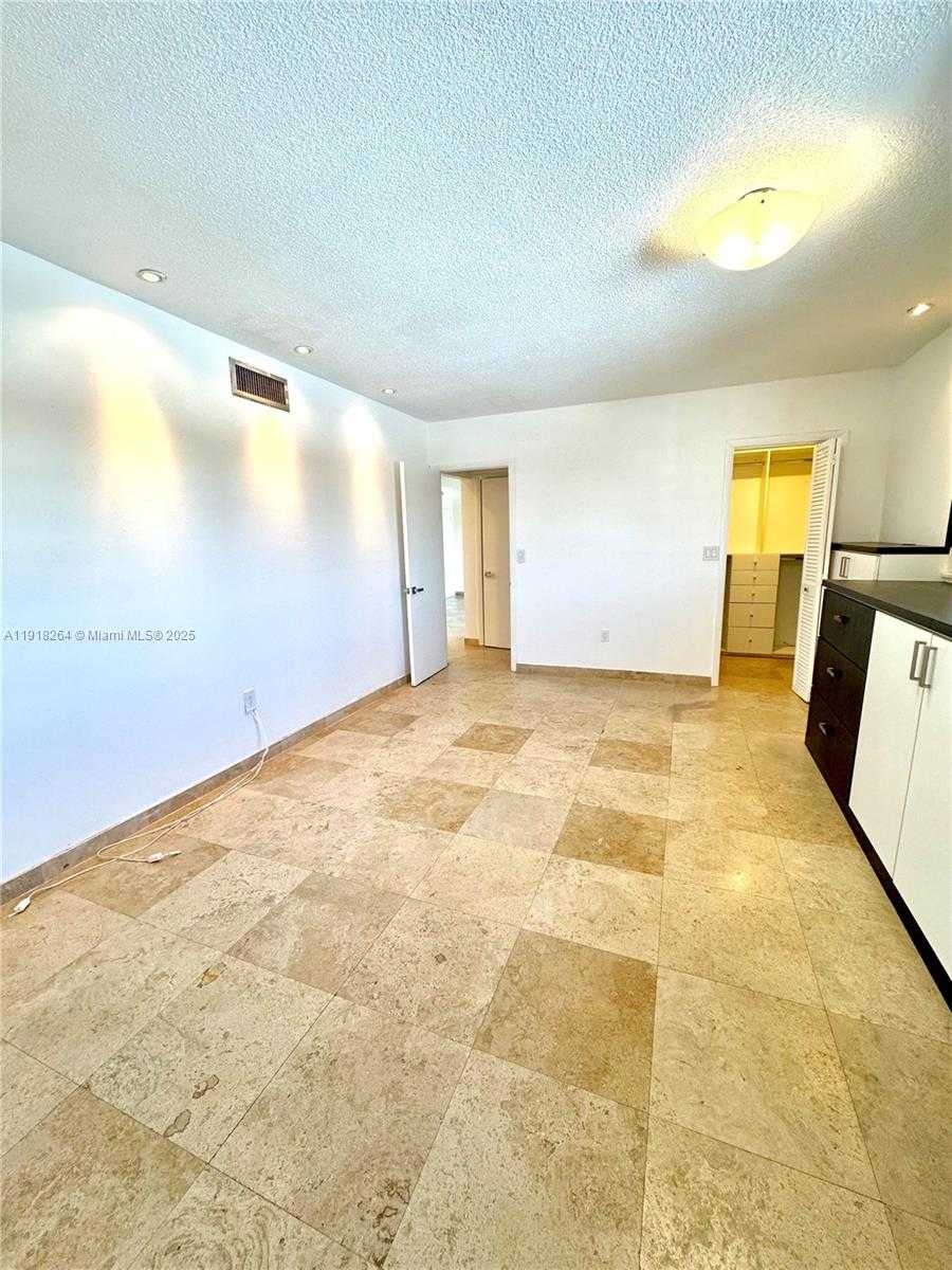 Small Image of 1020 94TH ST #402, Bay Harbor Islands Number 10