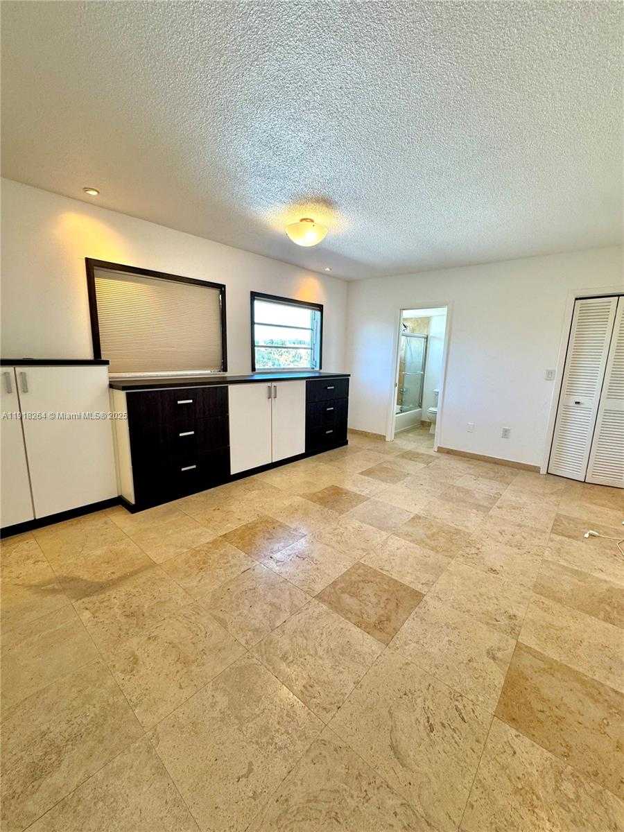 Small Image of 1020 94TH ST #402, Bay Harbor Islands Number 9