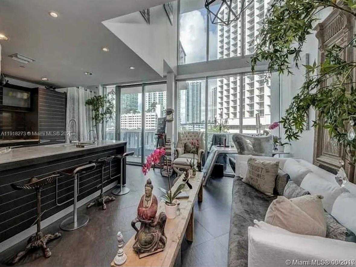 Small Image of 200 BISCAYNE BOULEVARD WAY #501, Miami Number 2