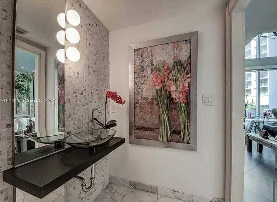 Small Image of 200 BISCAYNE BOULEVARD WAY #501, Miami Number 8