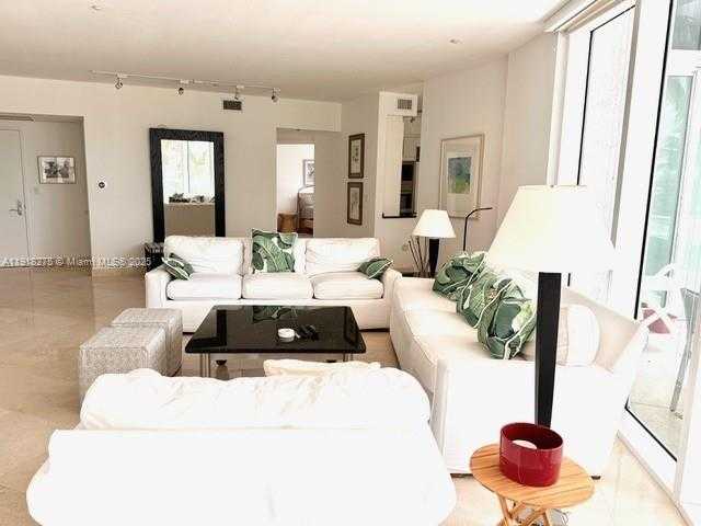 Small Image of 1000 SOUTH POINTE DR #201, Miami Beach Number 4