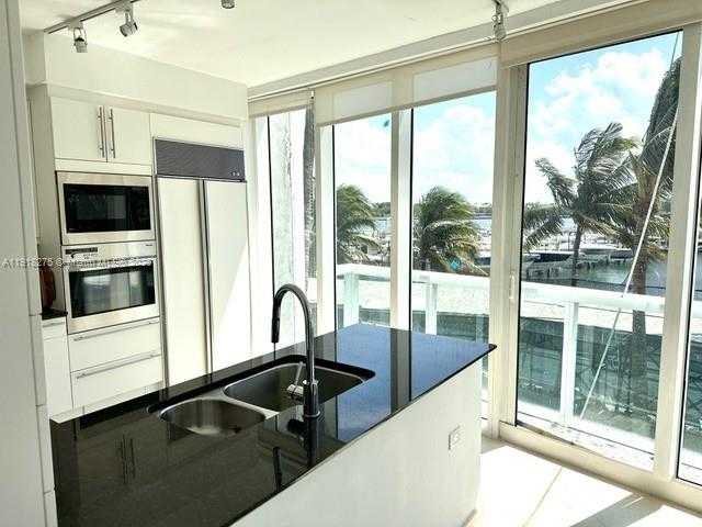 Small Image of 1000 SOUTH POINTE DR #201, Miami Beach Number 5