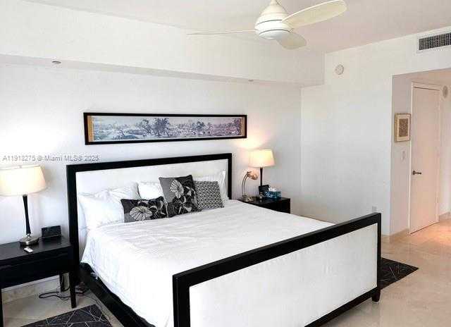 Small Image of 1000 SOUTH POINTE DR #201, Miami Beach Number 6