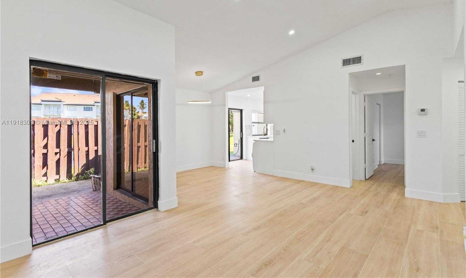 Small Image of 6225 NORTH WEST 171ST ST #6225, Hialeah Number 10