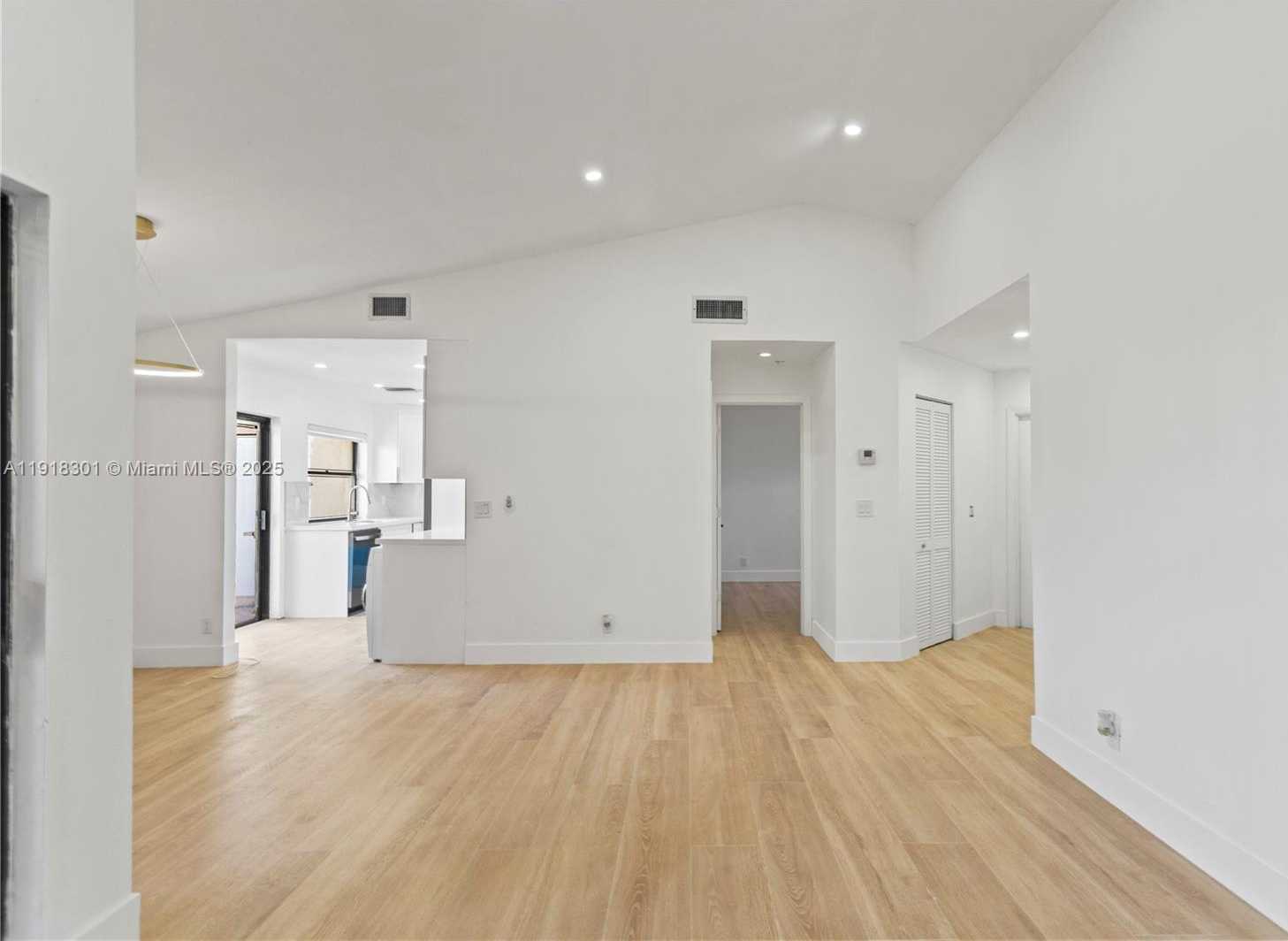 Small Image of 6225 NORTH WEST 171ST ST #6225, Hialeah Number 11