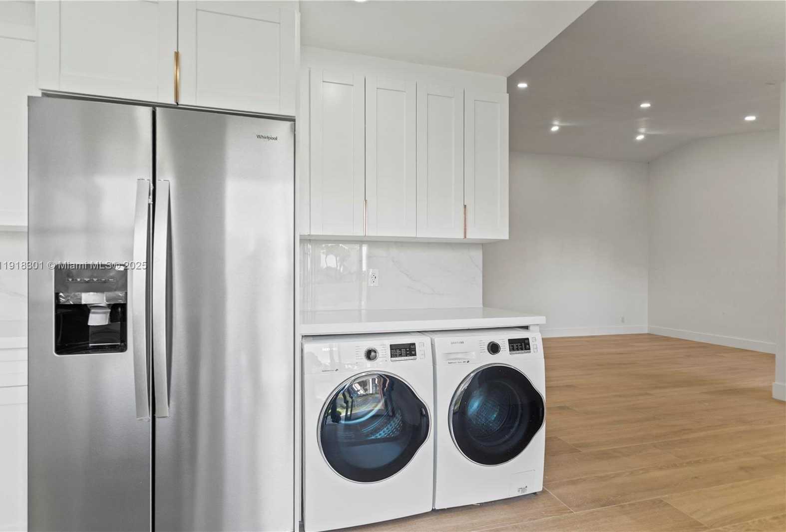 Small Image of 6225 NORTH WEST 171ST ST #6225, Hialeah Number 2