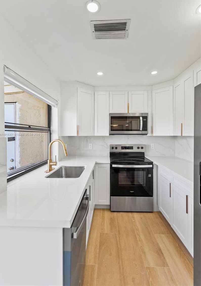 Small Image of 6225 NORTH WEST 171ST ST #6225, Hialeah Number 21