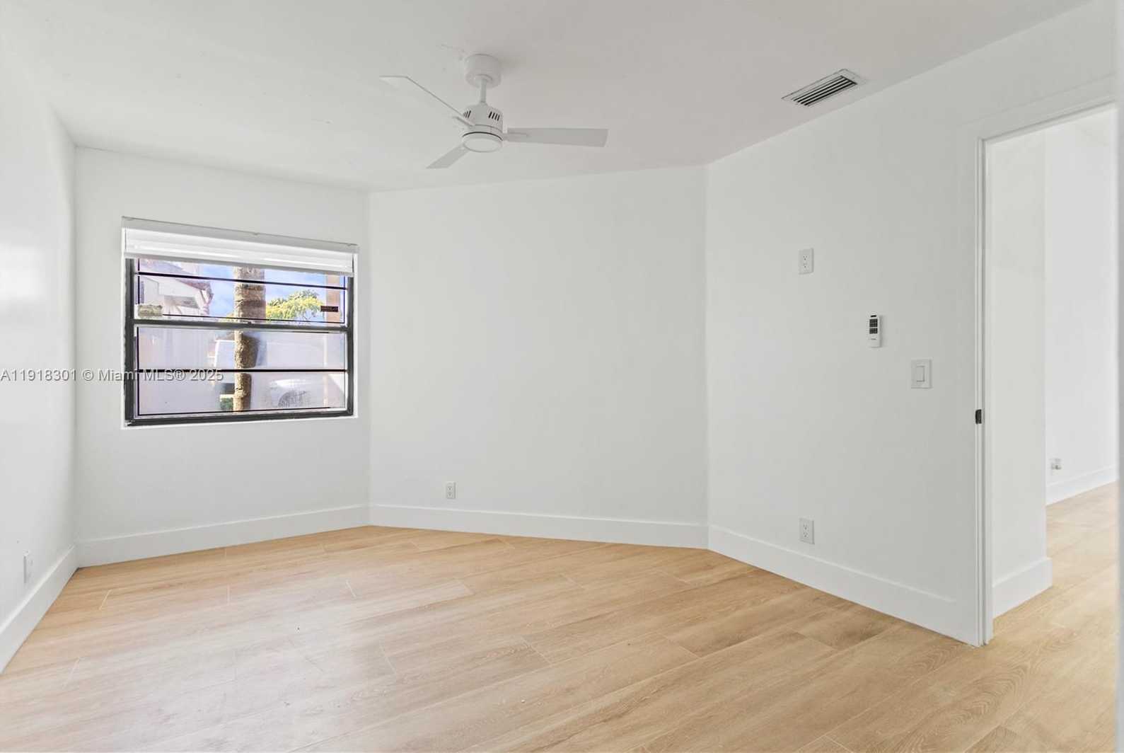 Small Image of 6225 NORTH WEST 171ST ST #6225, Hialeah Number 27