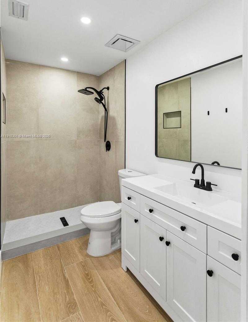 Small Image of 6225 NORTH WEST 171ST ST #6225, Hialeah Number 33