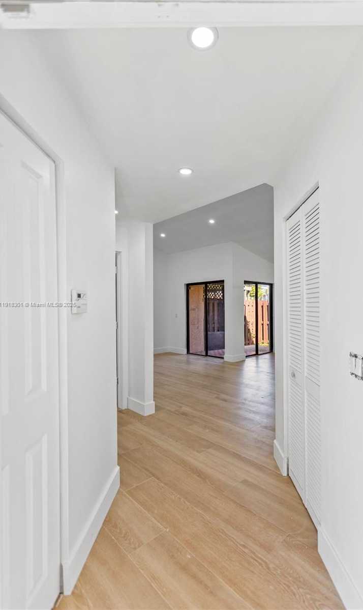 Small Image of 6225 NORTH WEST 171ST ST #6225, Hialeah Number 5