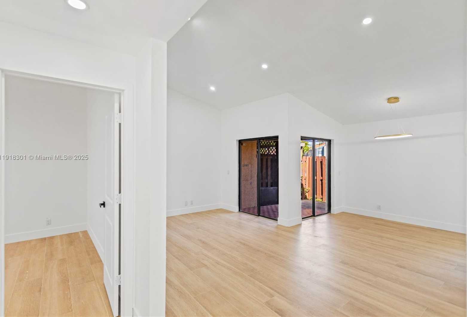 Small Image of 6225 NORTH WEST 171ST ST #6225, Hialeah Number 6