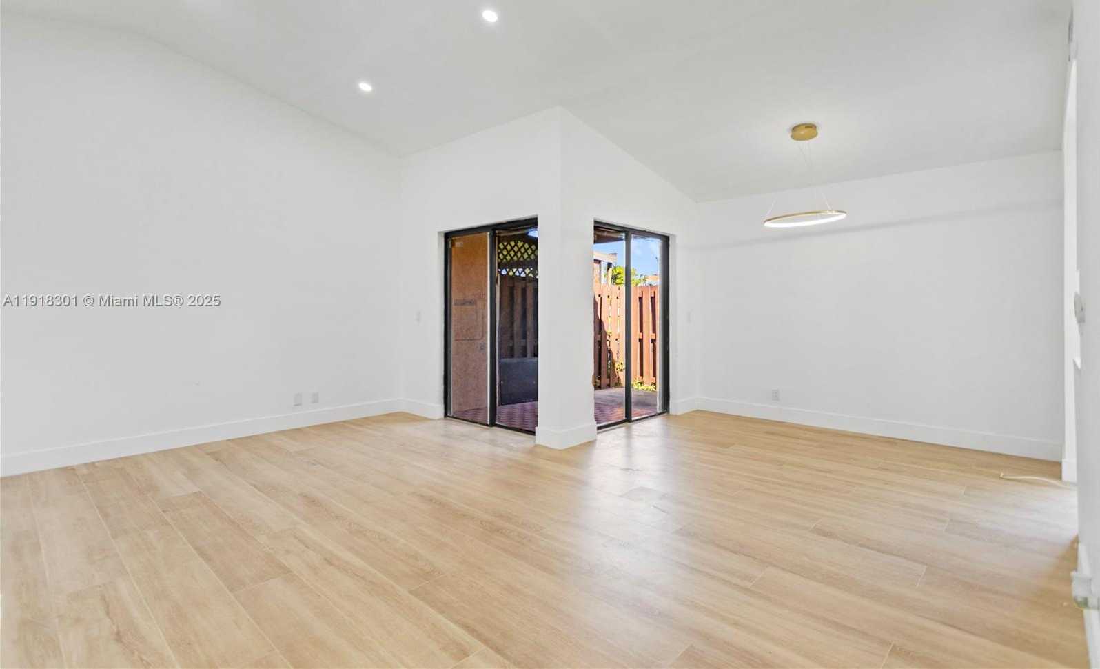 Small Image of 6225 NORTH WEST 171ST ST #6225, Hialeah Number 8