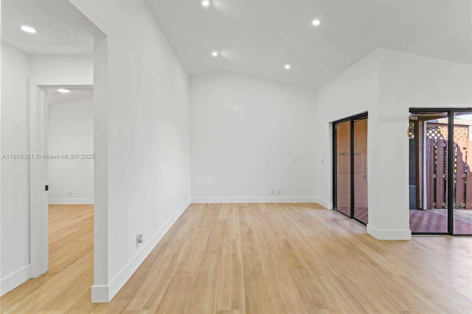 Small Image of 6225 NORTH WEST 171ST ST #6225, Hialeah Number 9