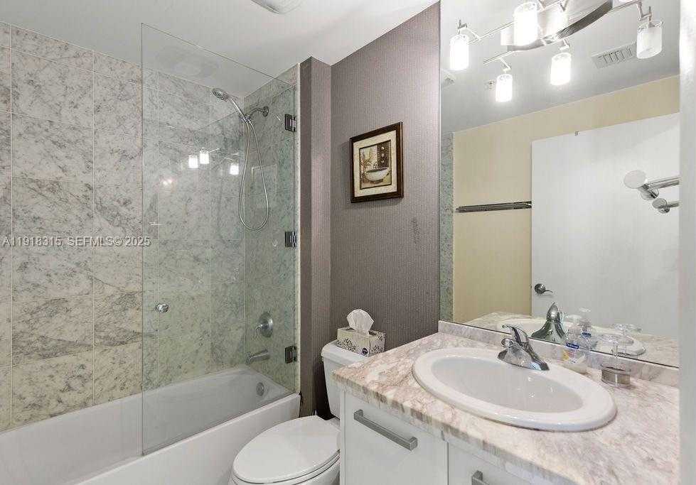 Small Image of 244 BISCAYNE BLVD #402, Miami Number 24