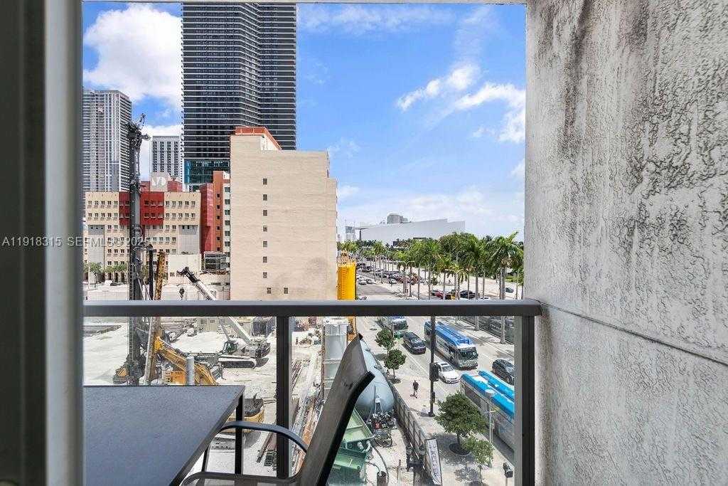 Small Image of 244 BISCAYNE BLVD #402, Miami Number 25