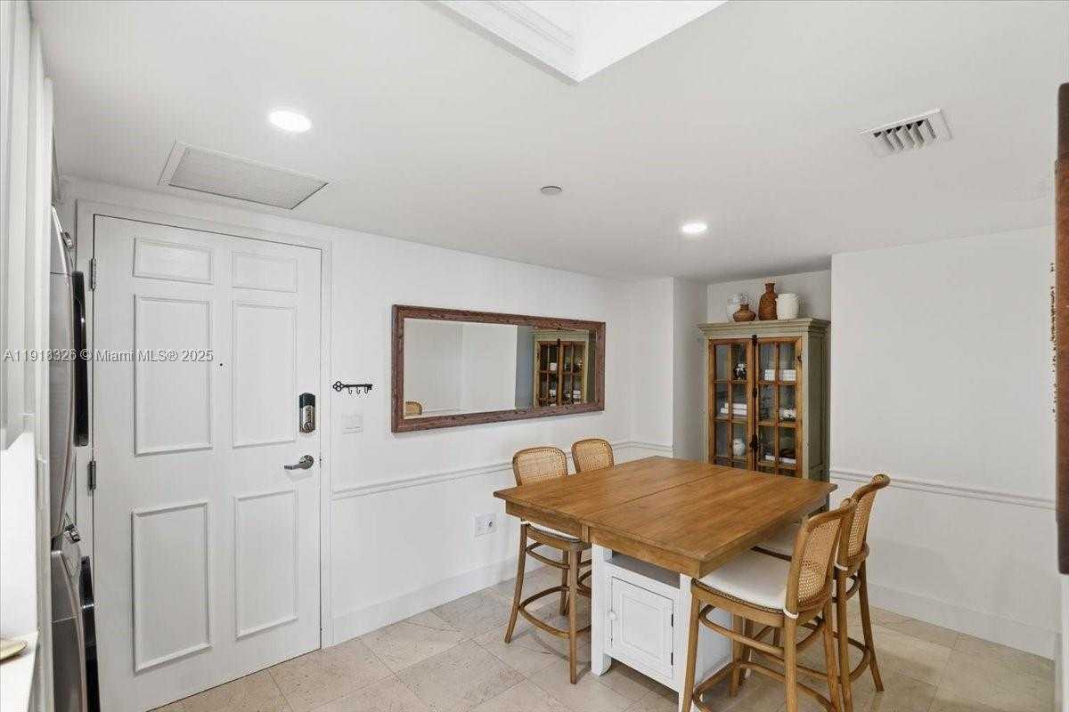 Small Image of 350 SOUTH MIAMI AVE #1205, Miami Number 4