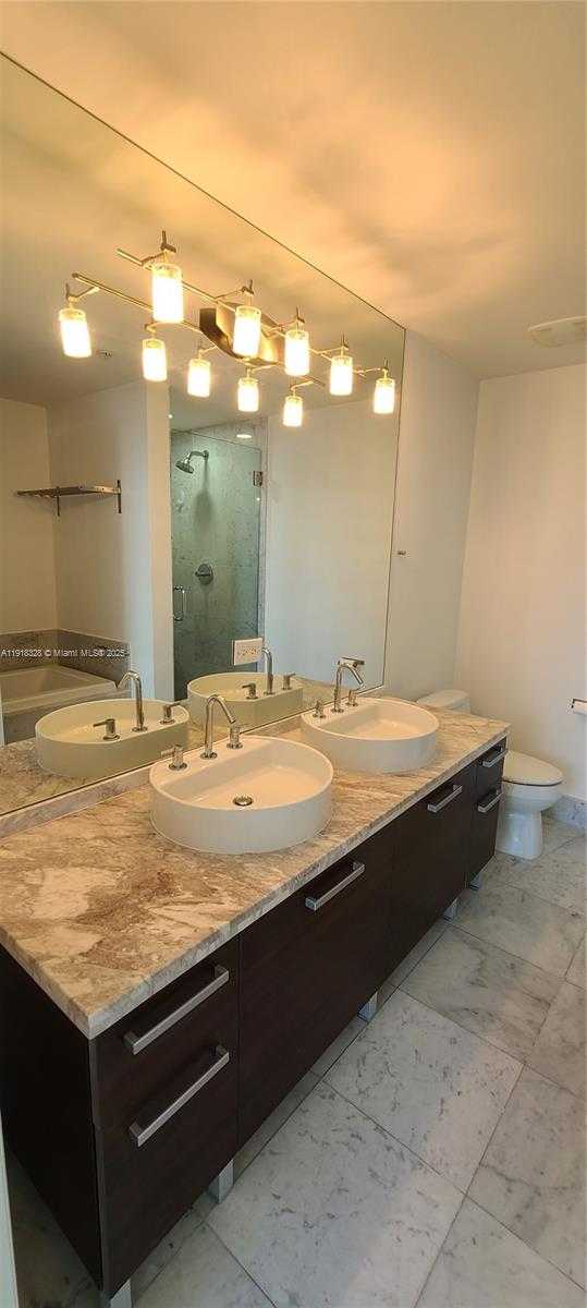 Small Image of 244 BISCAYNE BLVD #3109, Miami Number 18