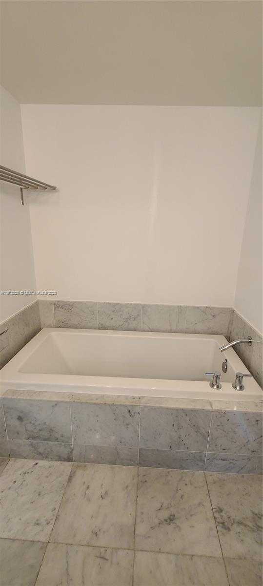 Small Image of 244 BISCAYNE BLVD #3109, Miami Number 21