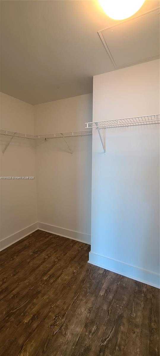 Small Image of 244 BISCAYNE BLVD #3109, Miami Number 22