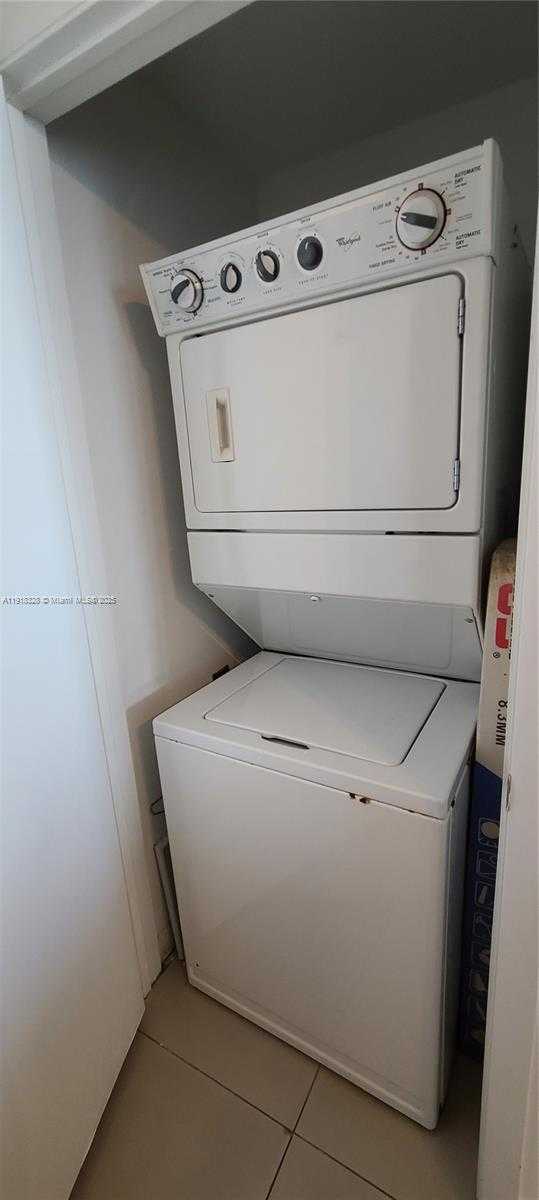 Small Image of 244 BISCAYNE BLVD #3109, Miami Number 27