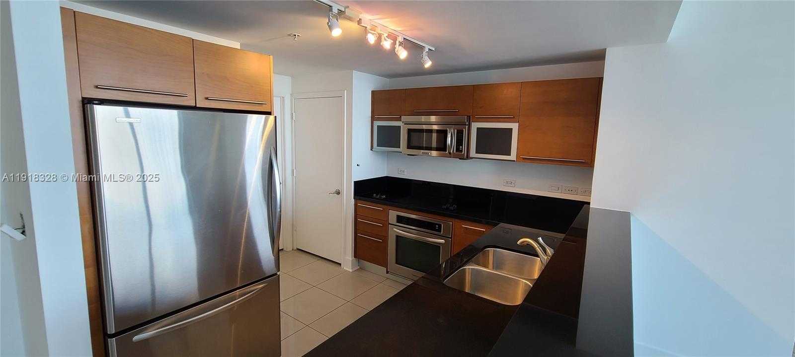 Small Image of 244 BISCAYNE BLVD #3109, Miami Number 5