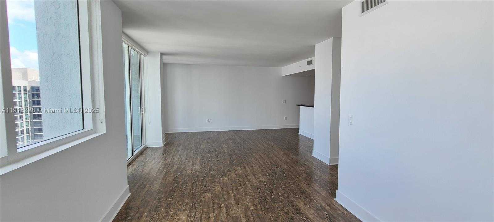 Small Image of 244 BISCAYNE BLVD #3109, Miami Number 7