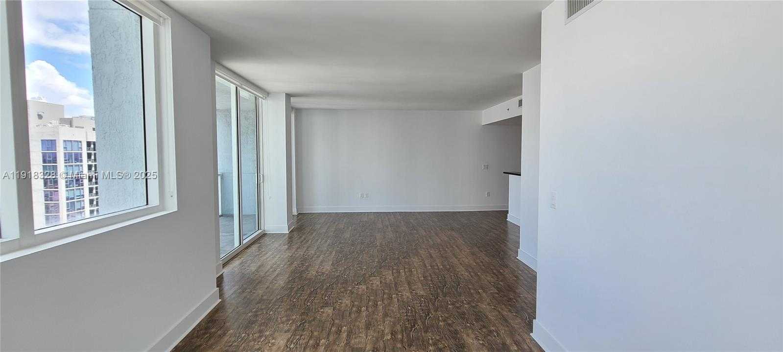 Small Image of 244 BISCAYNE BLVD #3109, Miami Number 8