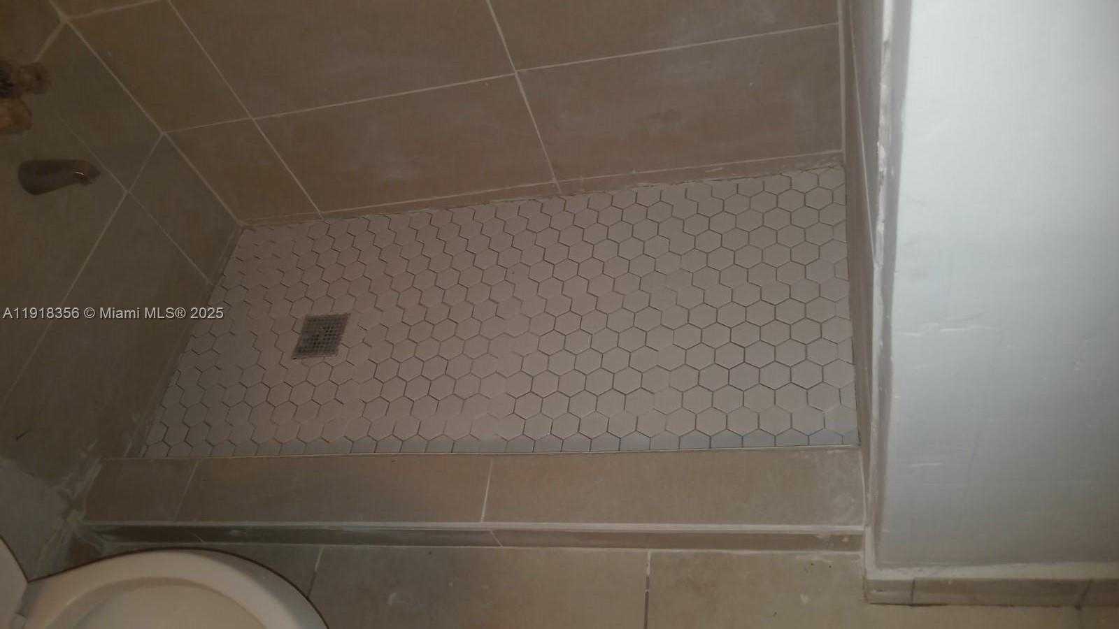 Small Image of 1801 SOUTH TREASURE DR #124, North Bay Village Number 10