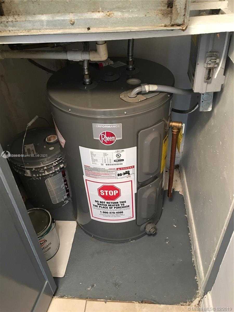 Small Image of 1801 SOUTH TREASURE DR #124, North Bay Village Number 11