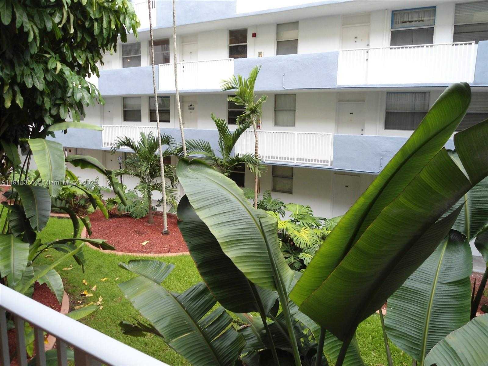 Small Image of 1801 SOUTH TREASURE DR #124, North Bay Village Number 18