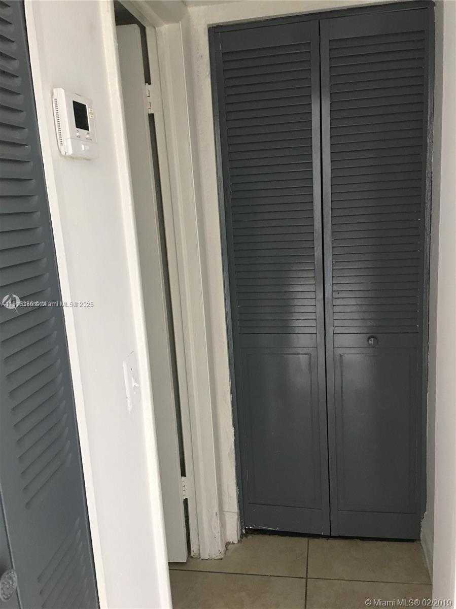 Small Image of 1801 SOUTH TREASURE DR #124, North Bay Village Number 8