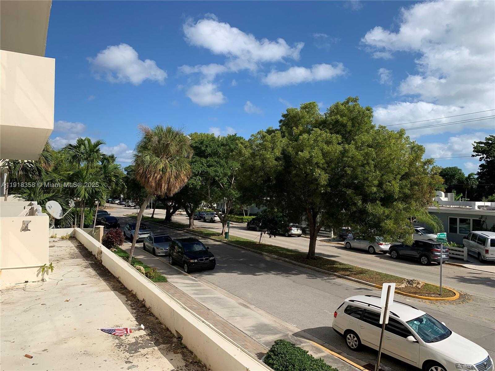 Small Image of 1455 NORTH TREASURE DR #2M, North Bay Village Number 17