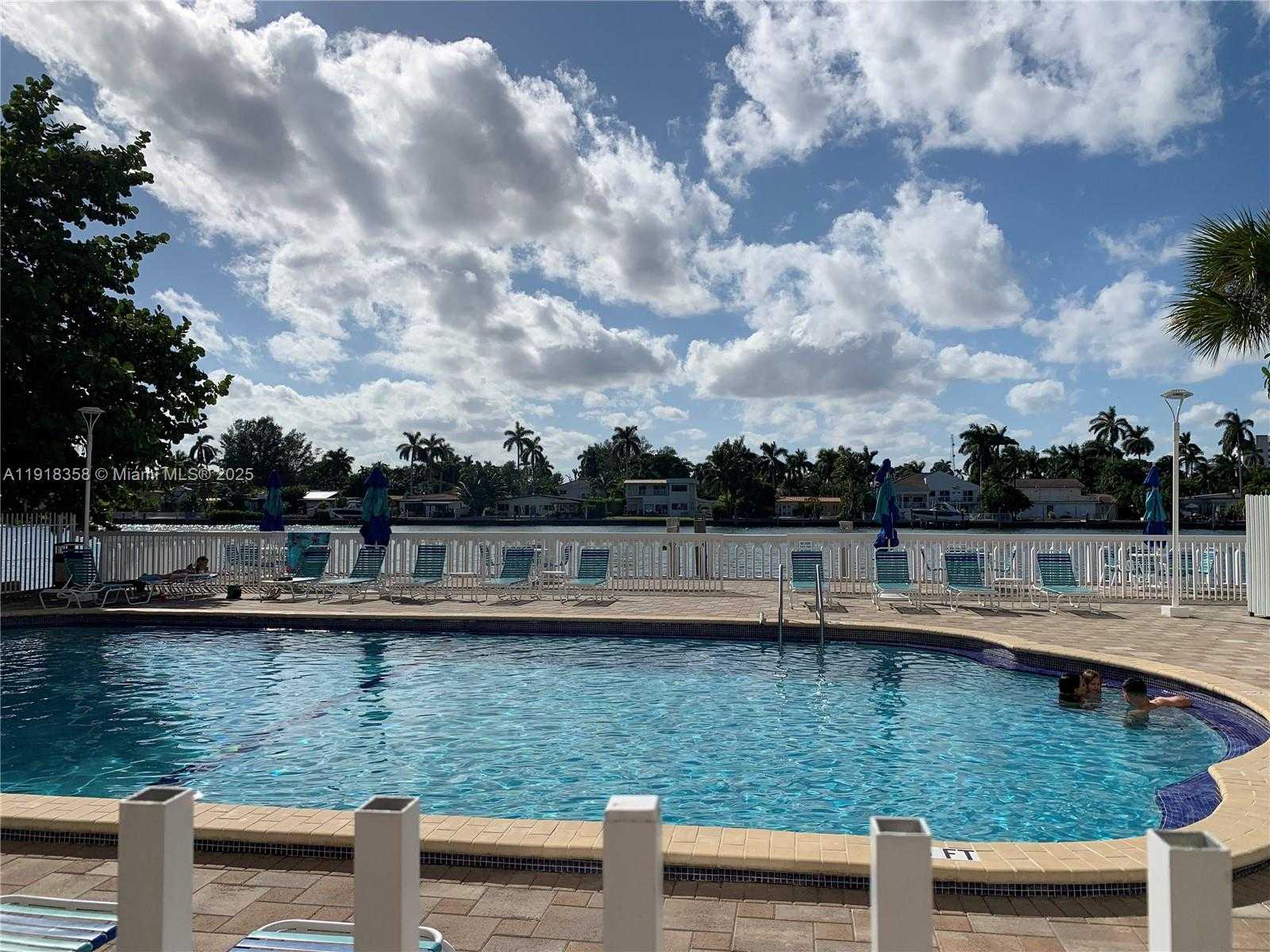 Small Image of 1455 NORTH TREASURE DR #2M, North Bay Village Number 21