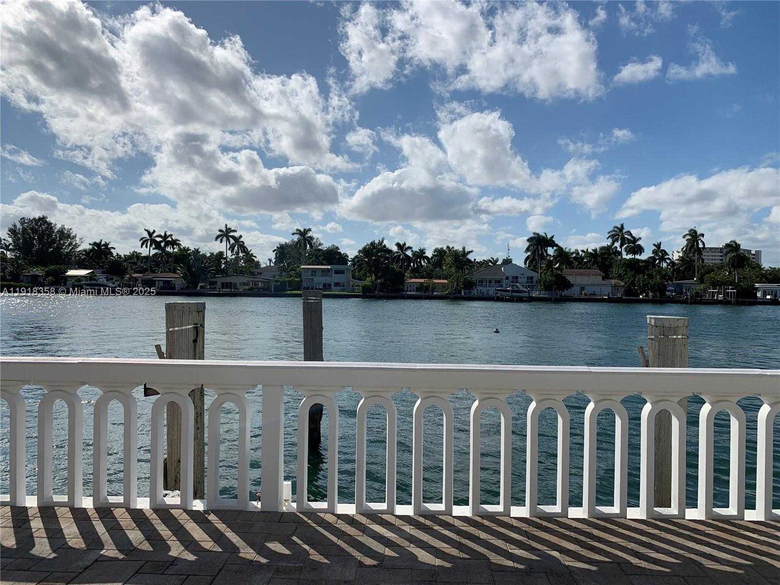 Small Image of 1455 NORTH TREASURE DR #2M, North Bay Village Number 26