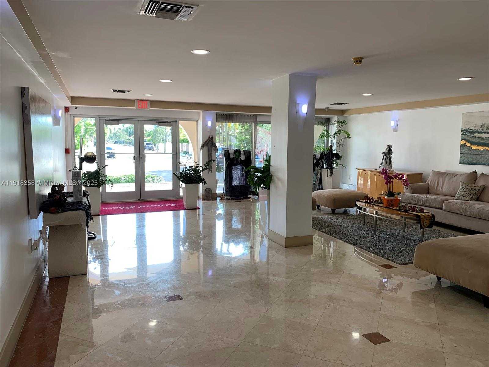 Small Image of 1455 NORTH TREASURE DR #2M, North Bay Village Number 31