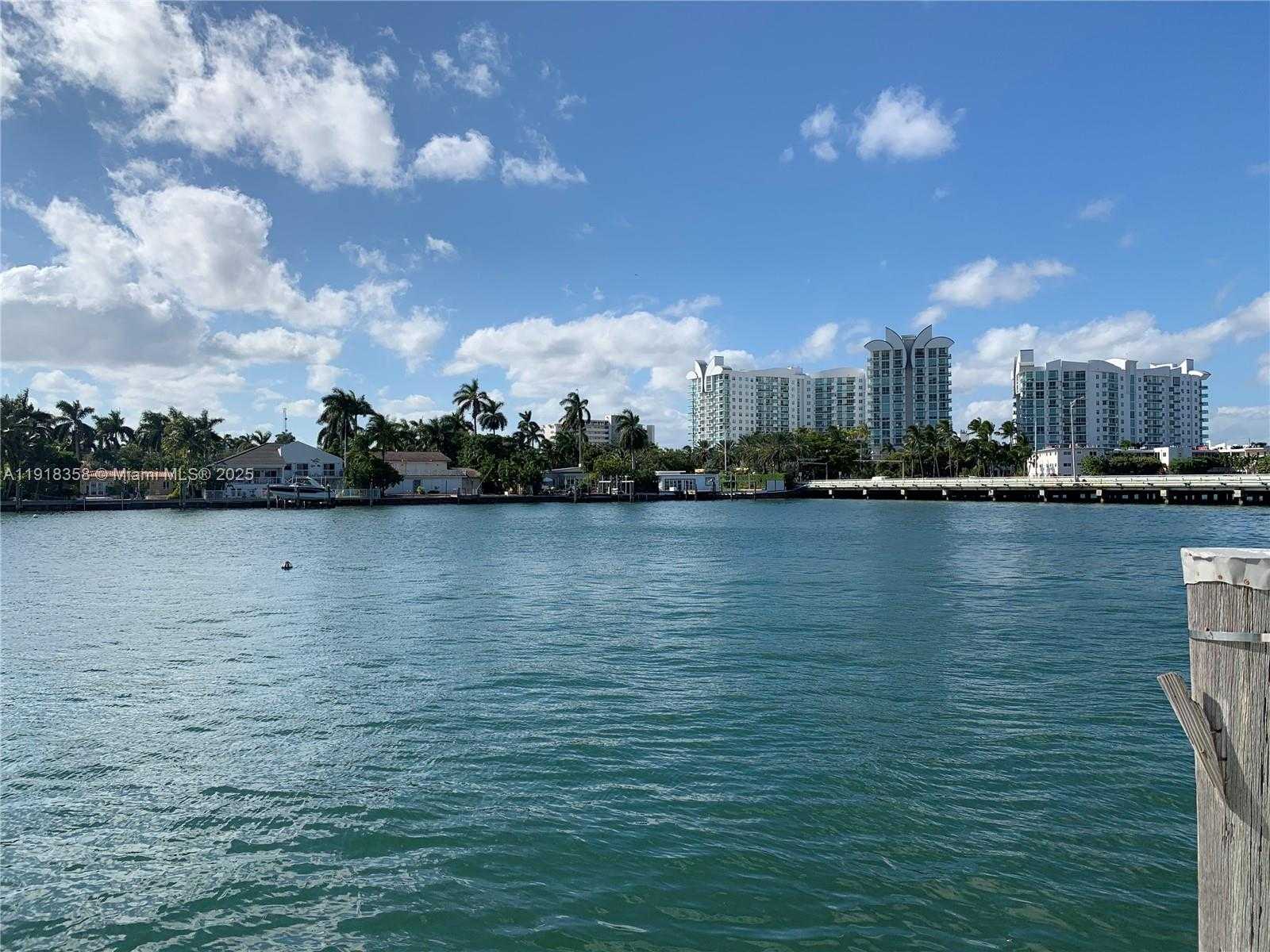 Small Image of 1455 NORTH TREASURE DR #2M, North Bay Village Number 37