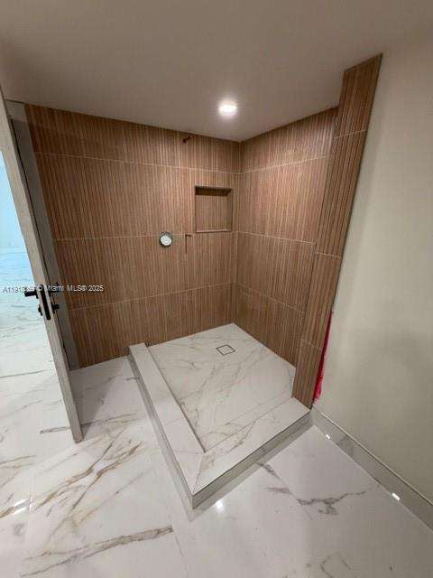 Small Image of 19707 TURNBERRY WAY #20L, Aventura Number 16