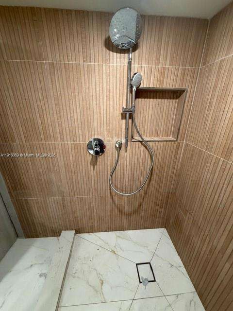 Small Image of 19707 TURNBERRY WAY #20L, Aventura Number 18