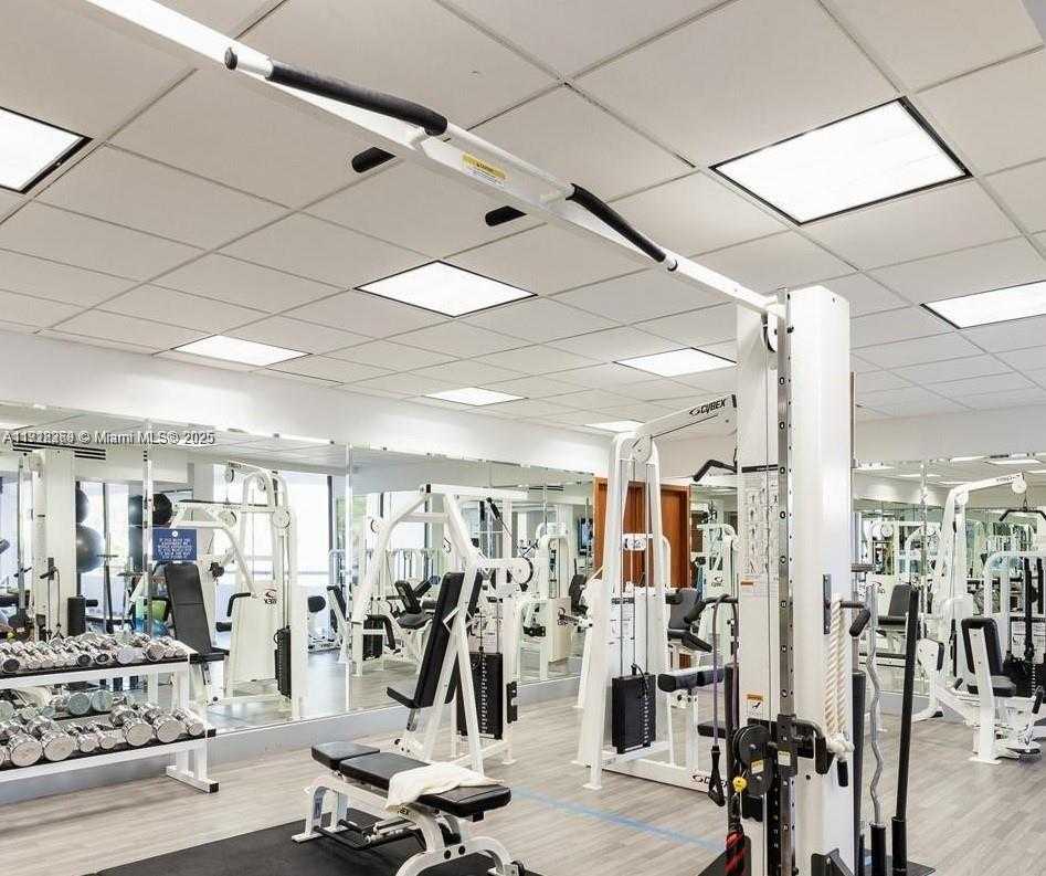 Small Image of 19707 TURNBERRY WAY #20L, Aventura Number 24