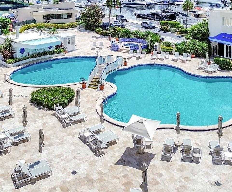 Small Image of 19707 TURNBERRY WAY #20L, Aventura Number 29