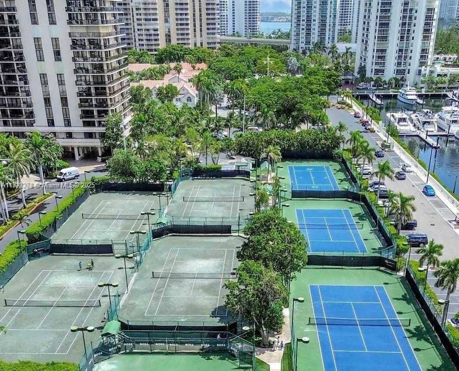 Small Image of 19707 TURNBERRY WAY #20L, Aventura Number 30