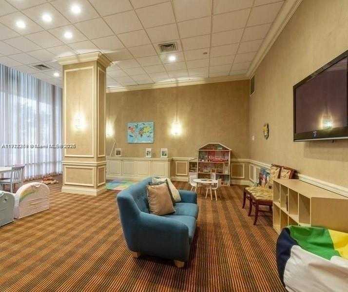 Small Image of 19707 TURNBERRY WAY #20L, Aventura Number 33