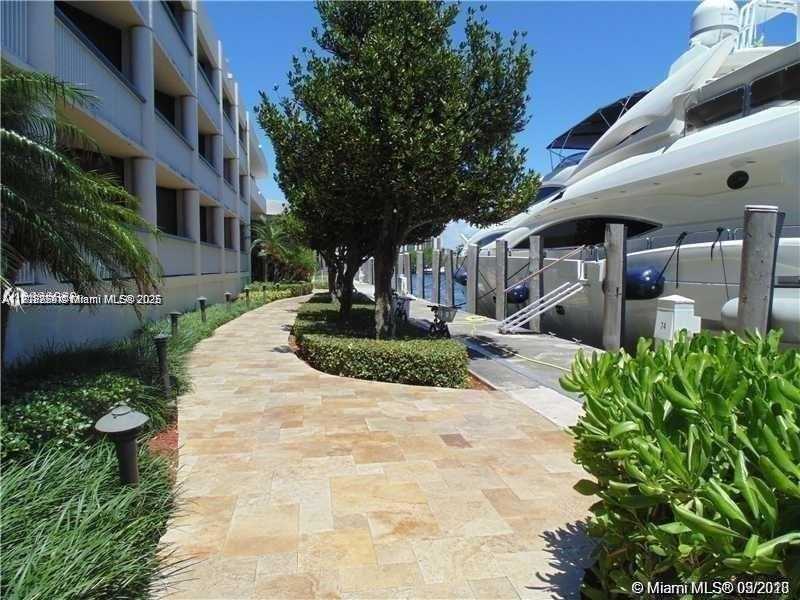 Small Image of 19707 TURNBERRY WAY #20L, Aventura Number 34