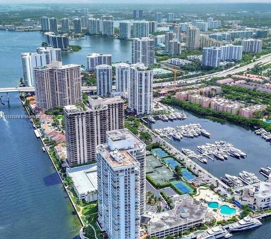 Small Image of 19707 TURNBERRY WAY #20L, Aventura Number 38