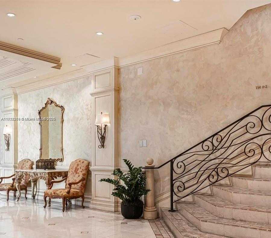 Small Image of 19707 TURNBERRY WAY #20L, Aventura Number 40