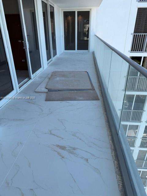 Small Image of 19707 TURNBERRY WAY #20L, Aventura Number 44