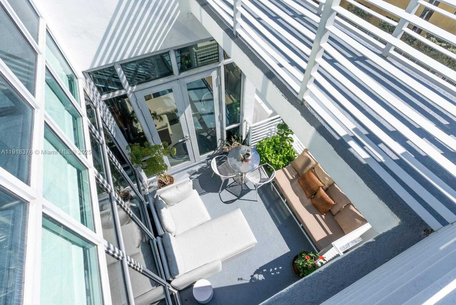 Small Image of 3062 BIRD AVE #D1, Miami Number 14