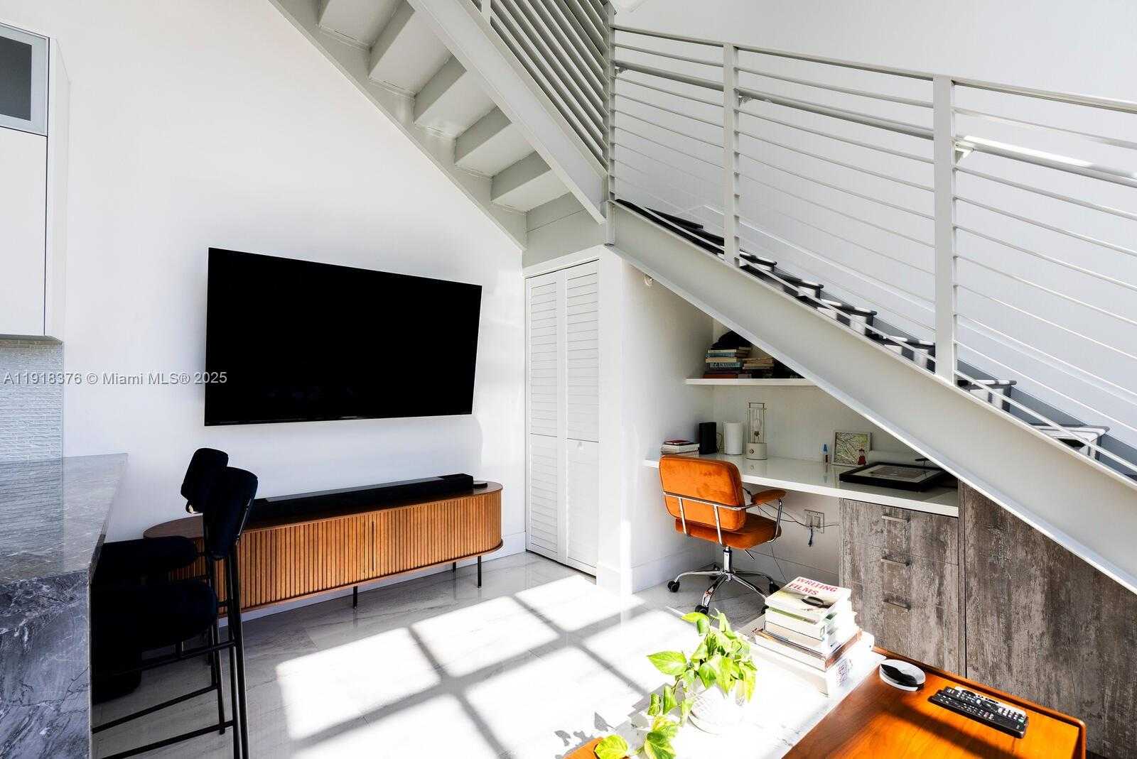 Small Image of 3062 BIRD AVE #D1, Miami Number 5