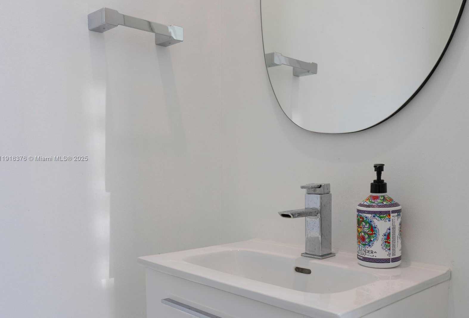 Small Image of 3062 BIRD AVE #D1, Miami Number 7