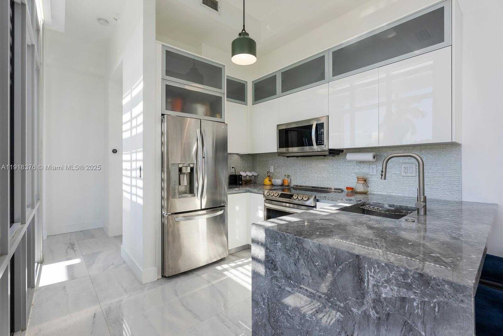 Small Image of 3062 BIRD AVE #D1, Miami Number 9